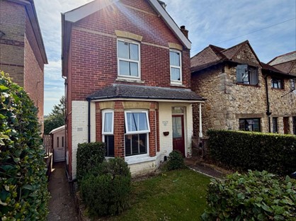 2 Bed Flat, Newport Road, PO31