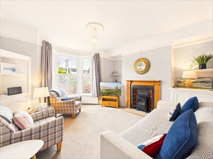 4 Bed Terraced House, Trafalgar Terrace, TQ5