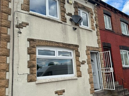 3 Bed Terraced House, East Park Grove, LS9