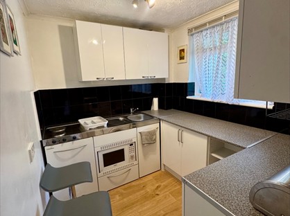 1 Bed Flat, Kings Road, ME5
