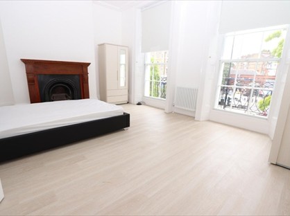 Room in a Shared House, John Bell Tower West, E3