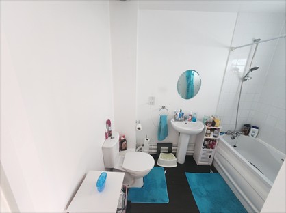 1 Bed Flat, Goldcrest Close, SE28