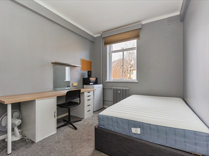 Room in a Shared House, Demesne Road, M16