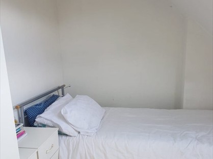 Bedsit, Station Road, KT15