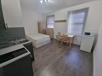 Studio Flat, Benwell Road, N7