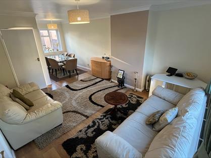 Room in a Shared House, Carlton Road, KT12