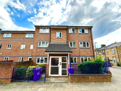 1 Bed Flat, Ambassador Square, E14