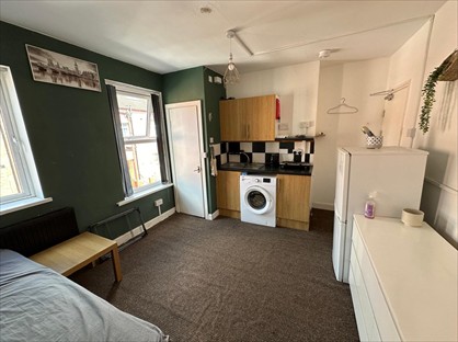 Room in a Shared House, Wesley St, WF1
