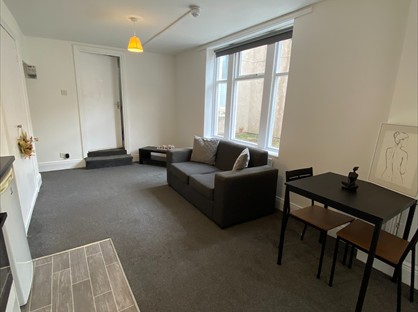 Studio Flat, Argyle Square, SR2