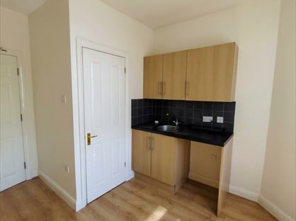 Studio Flat, Leeside Crescent, NW11