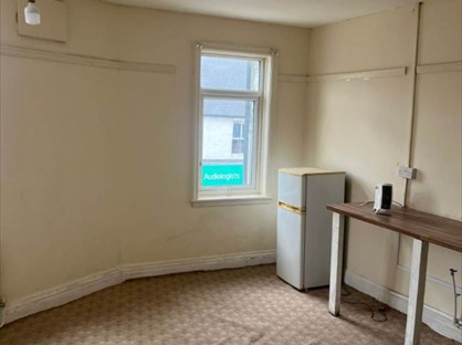 Studio Flat, High St, B65