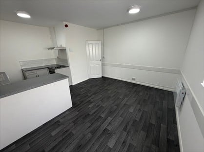 1 Bed Flat, Kingston Court, WS11