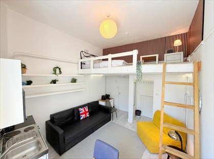 Studio Flat, Holloway Road, N7