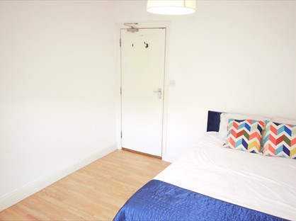 Room in a Shared House, Percy Road, W12