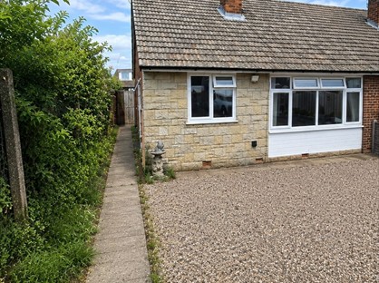 2 Bed Bungalow, Cross Walk, B69