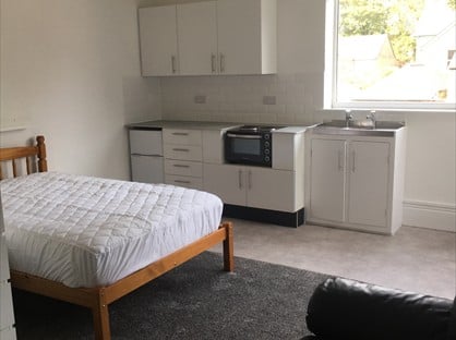 Studio Flat, Kenwood Park Road, S7