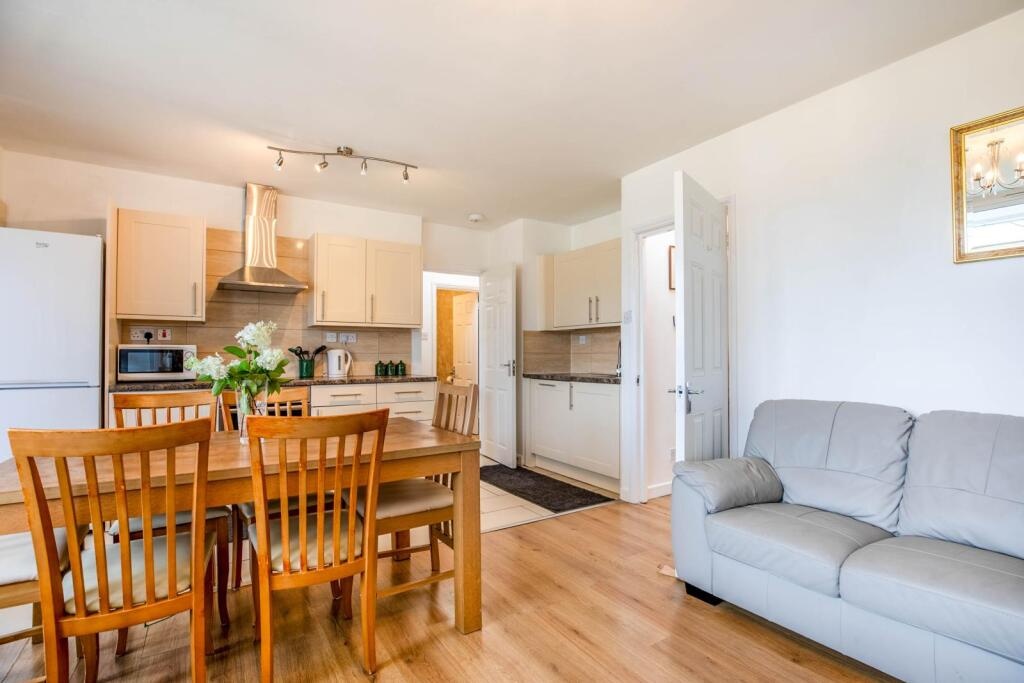 5 Bed Flat, Rothay, NW1 photo 4