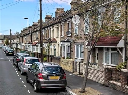 3 Bed Terraced House, Selby Road, E13