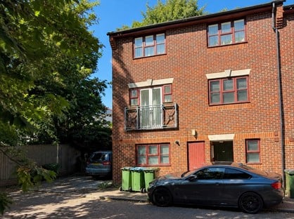 3 Bed End Terrace, Congleton Grove, SE18