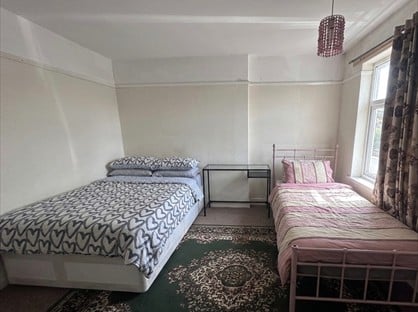 Room in a Shared House, Hyde Way, UB3