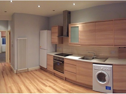 1 Bed Flat, Surrey St, CR0