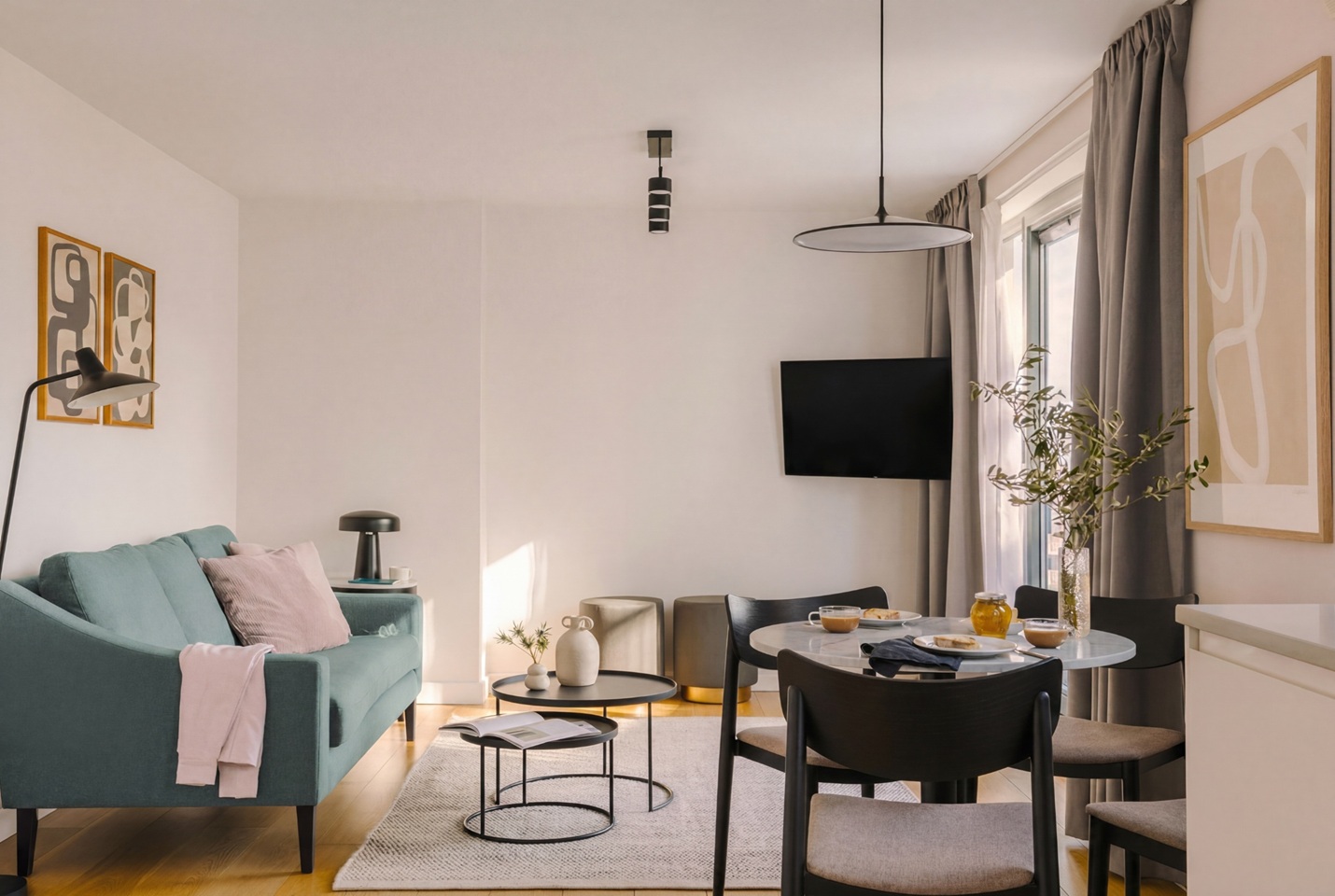 2 Bed Flat, Tottenham St, W1T photo 4