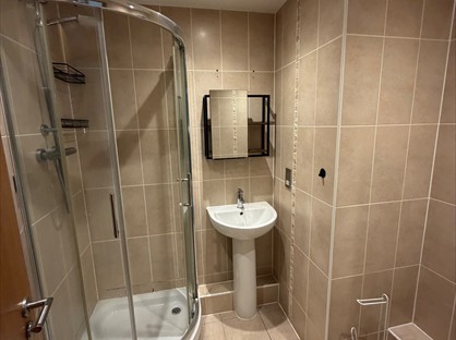 1 Bed Flat, Salts Mill Road, BD17