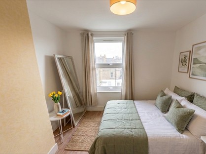 Room in a Shared House, Claremont Road, W9