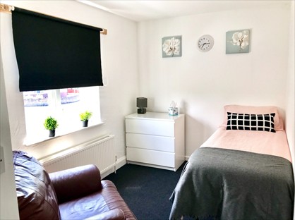 5 bed room for rent in Room in a Shared House, Forge Road, WS10