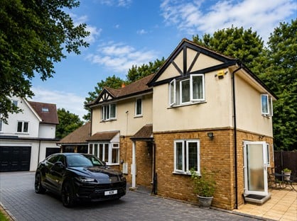 3 Bed Detached House, Beggars Roost Lane, SM1