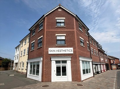2 Bed Flat, Bridewell Court, LL13