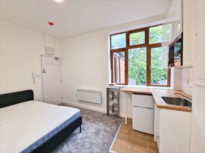 Room in a Shared House, Station Road, B14