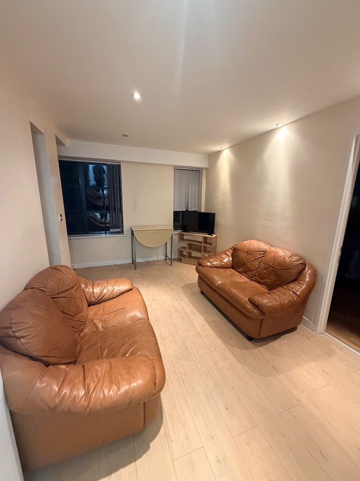 2 Bed Flat, Bradford St, B12 photo 5