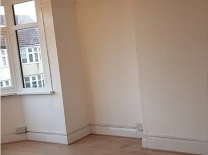 4 Bed Terraced House, Great Gardens Road, RM11