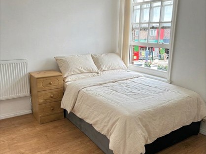 Studio Flat, High St, HA8