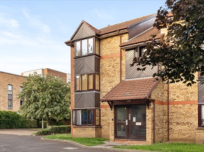 Studio Flat, Waterside Close, IG11