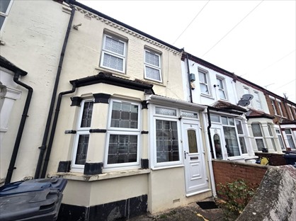 4 Bed Terraced House, Grange Road, UB1