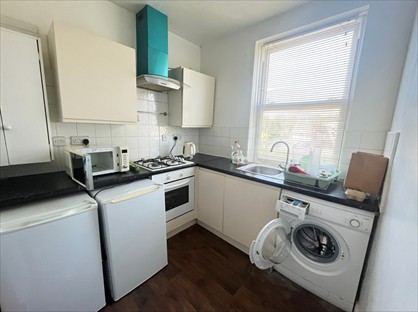 1 Bed Flat, Holmesdale Road, SE25