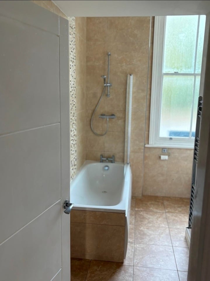 2 Bed Flat, Newstead House, L15 photo 4