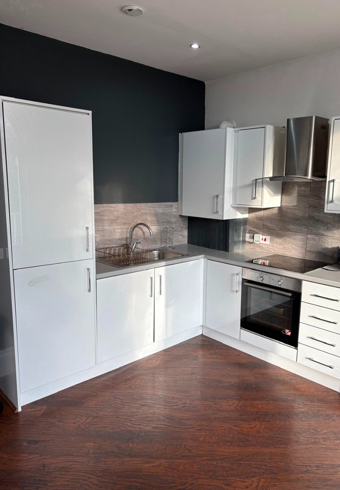 2 Bed Flat, Newstead House, L15 photo 3