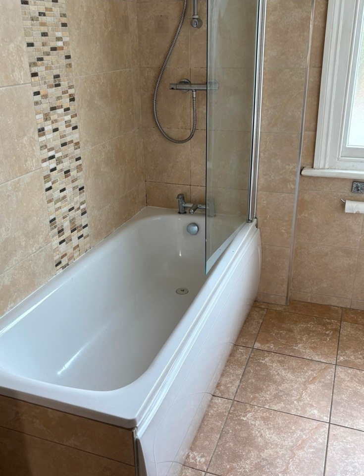 2 Bed Flat, Newstead House, L15 photo 5