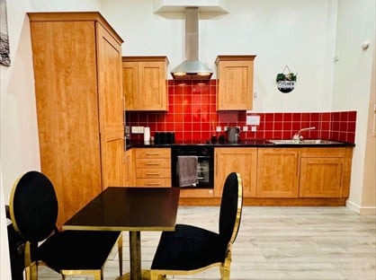 1 Bed Flat, Renfield St, G2