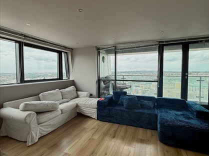 2 Bed Flat, Bridgewater Place, LS11