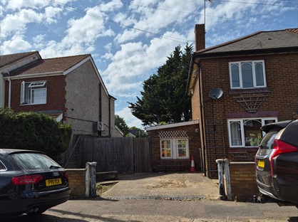 2 Bed End Terrace, Solway Road South, LU3