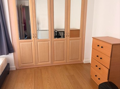 Room in a Shared Flat, Manchester Road, E14
