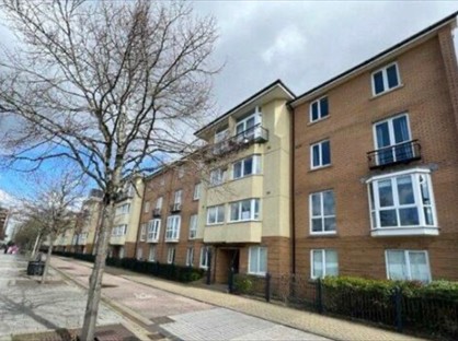 4 Bed Flat, Vellacott Close, CF10