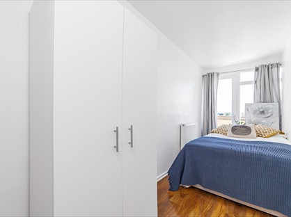 Room in a Shared Flat, Charcot House, SW15