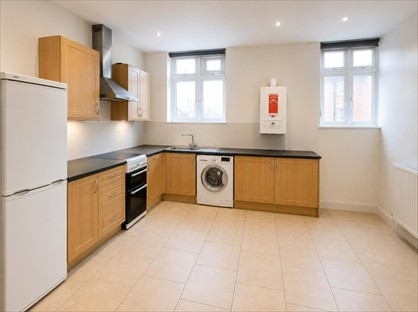 2 Bed Flat, Cranbrook Road, IG1