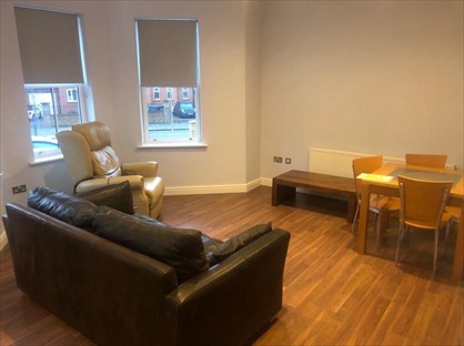 2 Bed Flat, Stevenson House, TW7