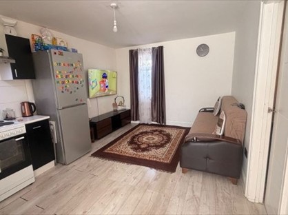 2 Bed Detached House, Manor Road, RM10